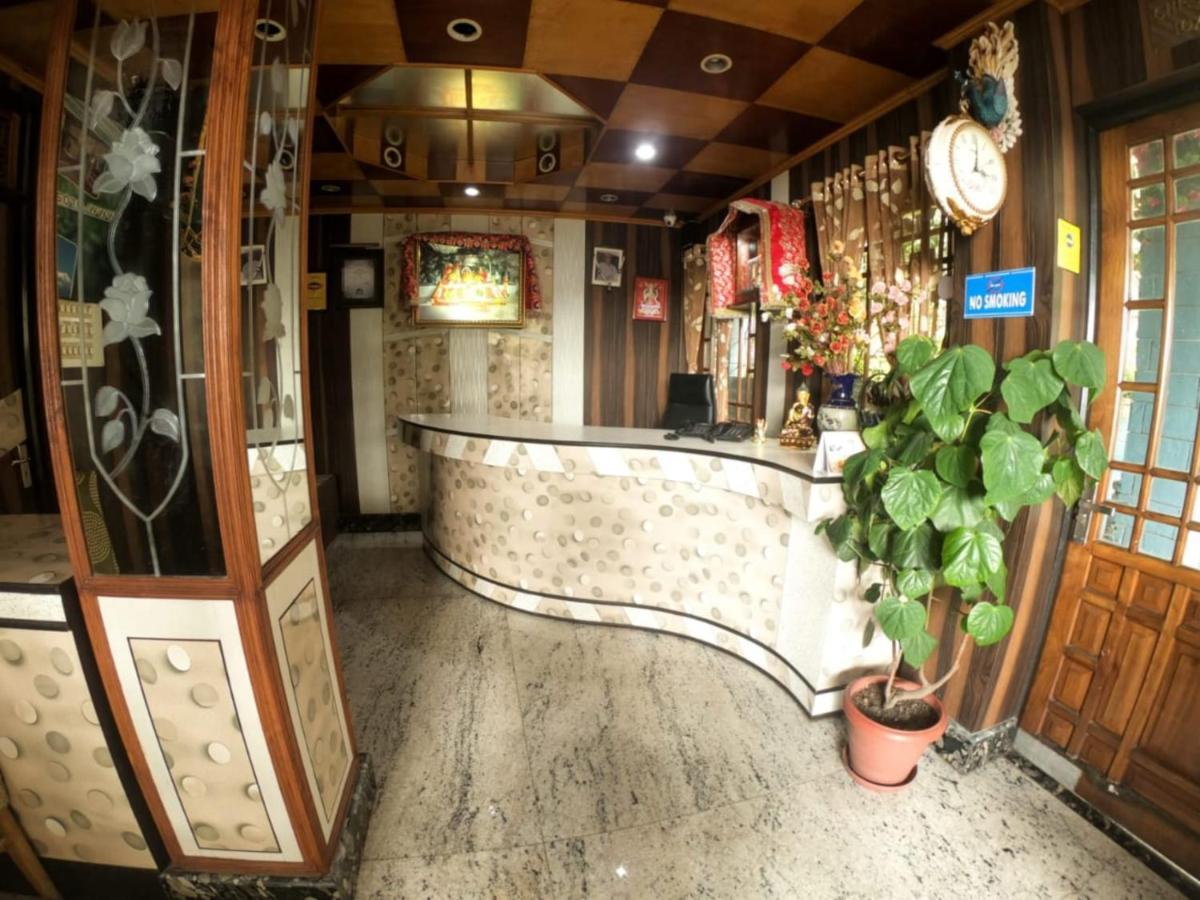 Grg Broadway Mall Road Darjeeling By Royal Collection Hotel ภายนอก รูปภาพ