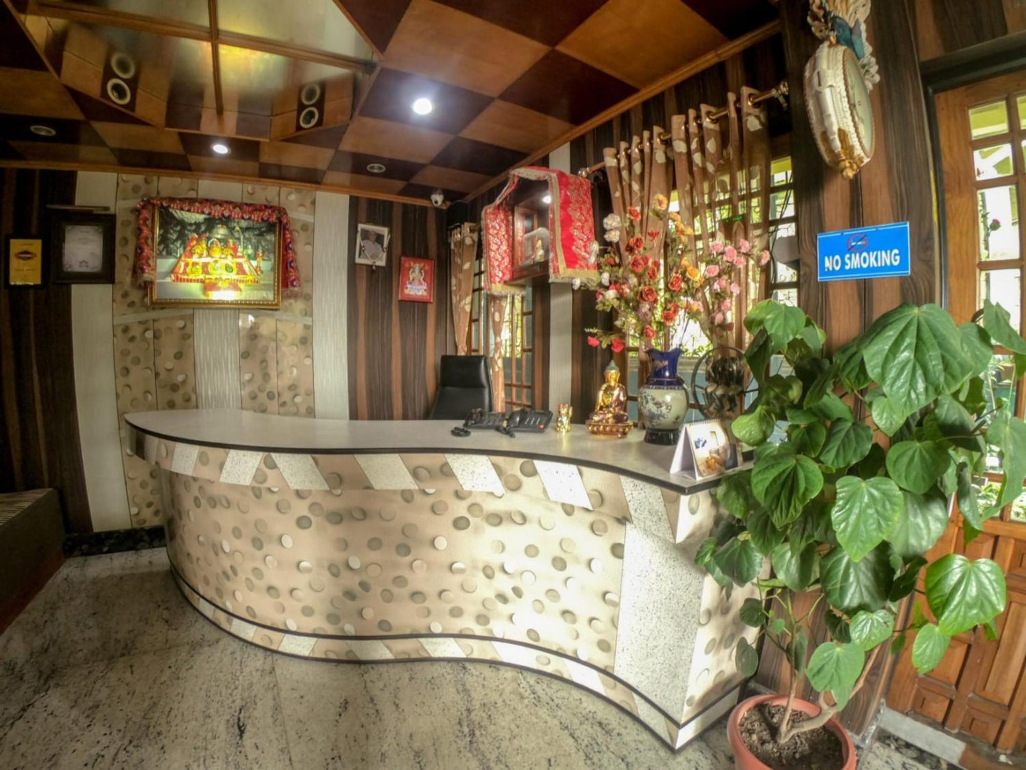 Grg Broadway Mall Road Darjeeling By Royal Collection Hotel ภายนอก รูปภาพ
