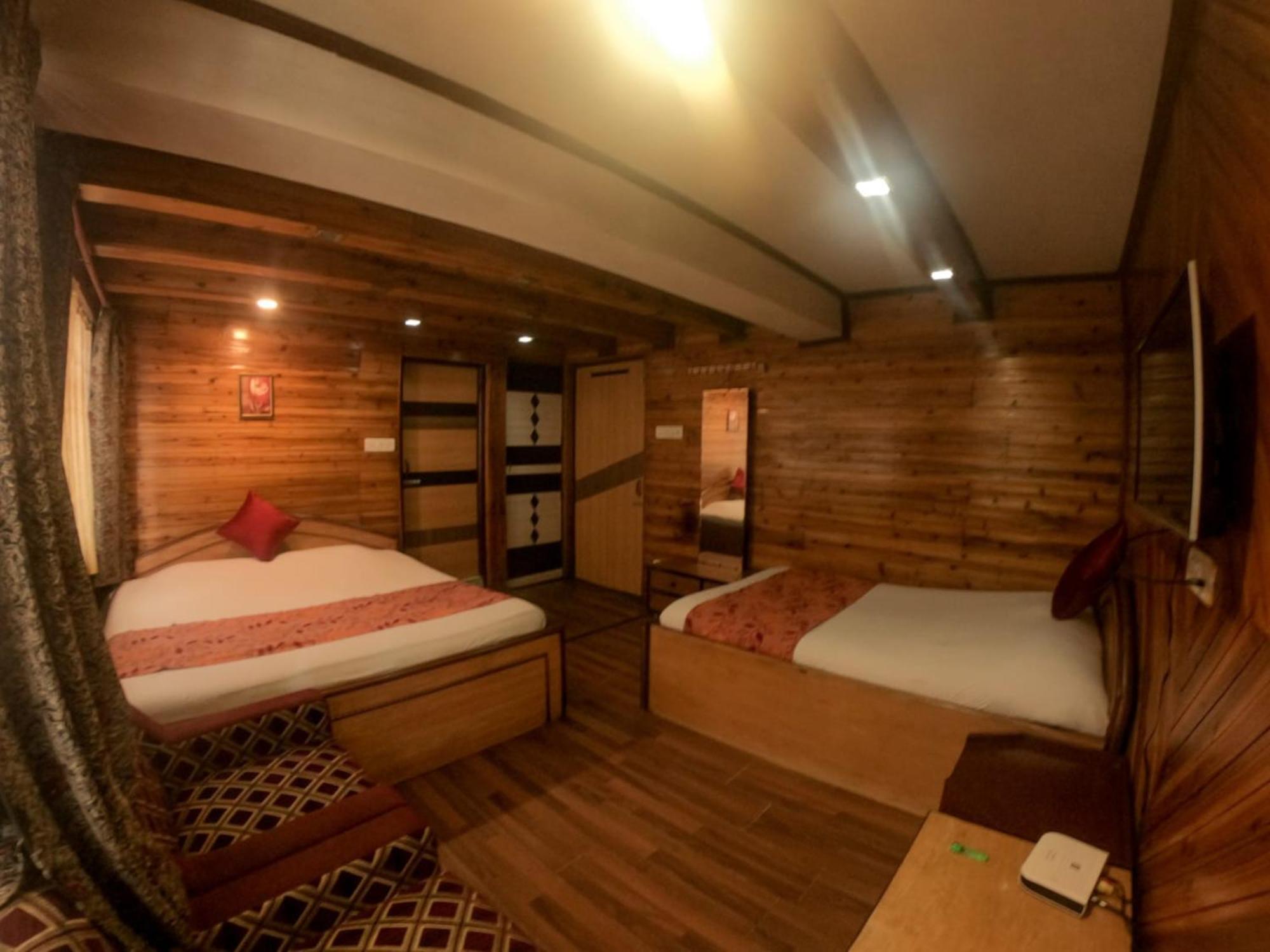 Grg Broadway Mall Road Darjeeling By Royal Collection Hotel ภายนอก รูปภาพ