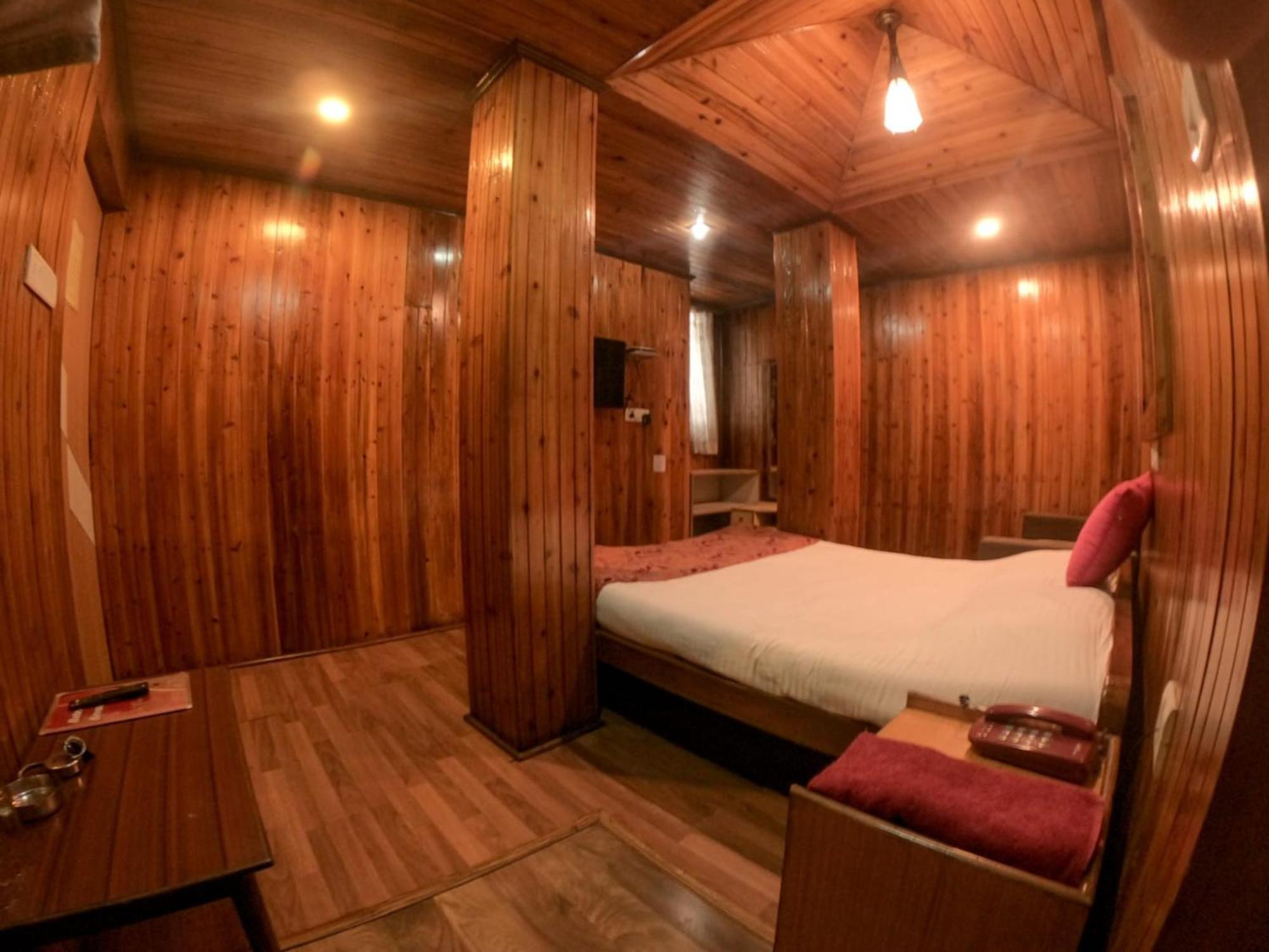 Grg Broadway Mall Road Darjeeling By Royal Collection Hotel ภายนอก รูปภาพ