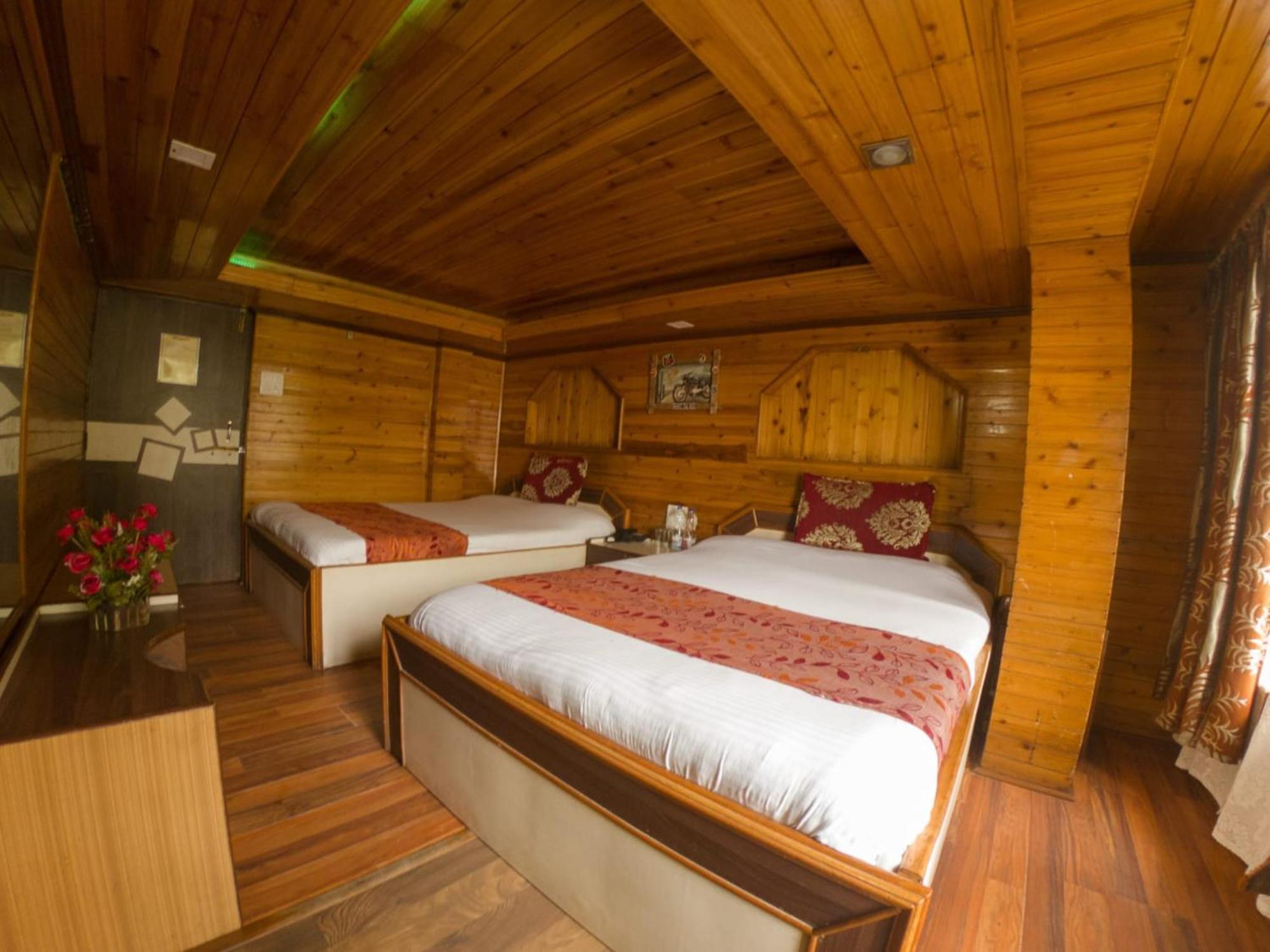 Grg Broadway Mall Road Darjeeling By Royal Collection Hotel ภายนอก รูปภาพ